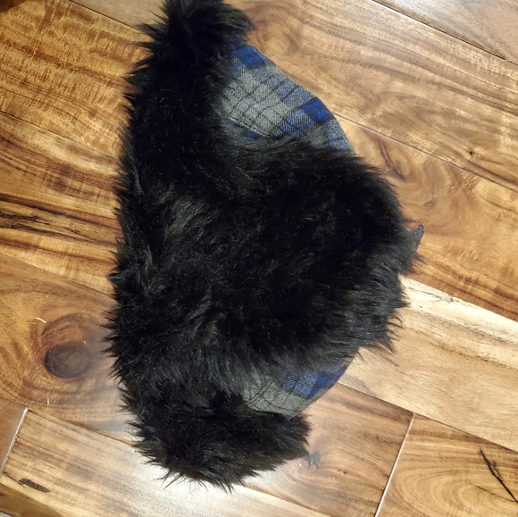 Winter hat - Picture 3 of 4